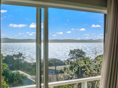 1297B Whangaparaoa Road, Army Bay