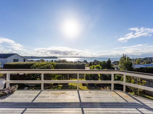 952B Whangaparaoa Road, Manly