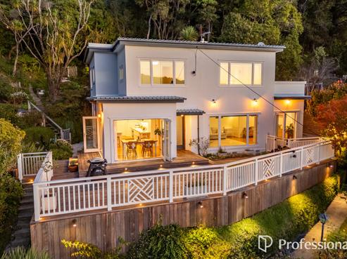 31 Walter Road, Lowry Bay