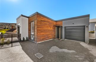 1 & 2/23 Wales Street, Maori Hill