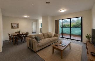 5/152 Triangle Road, Massey