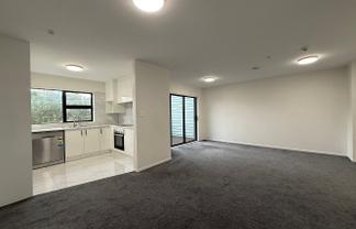 5/152 Triangle Road, Massey