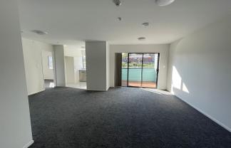 5/152 Triangle Road, Massey