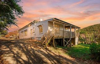 8 Mount Cecil Road, Moonshine Valley