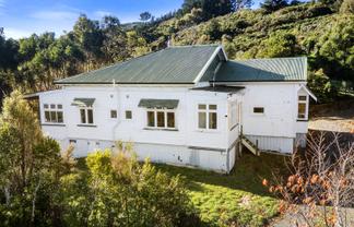 8 Mount Cecil Road, Moonshine Valley