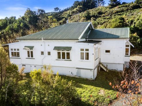 8 Mount Cecil Road, Moonshine Valley