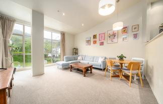 1/20 Main Road, Tawa