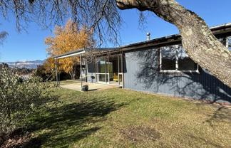 130 Lagoon Avenue, Albert Town