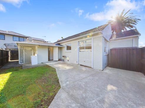 69 Kings Road, Panmure