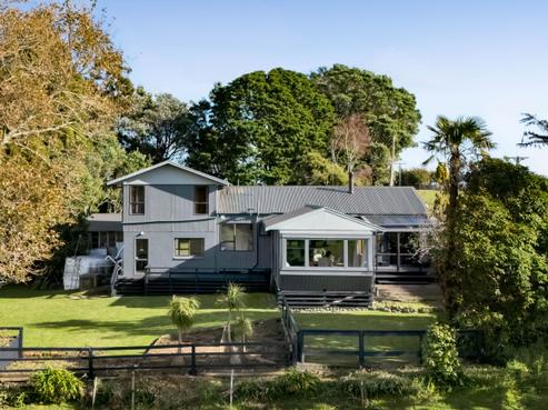 1939 South Road, Oakura