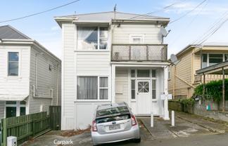 1/17 Hall Street, Newtown
