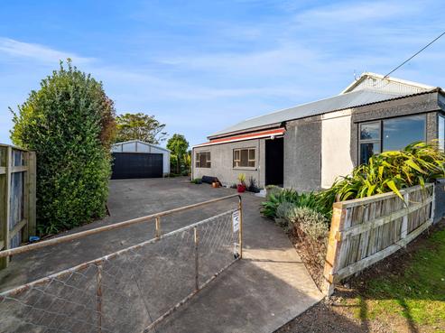 3286 South Road, Opunake