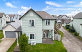 4 Saddleback Crescent, Papakura