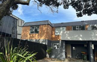 8a/5 Glen Road, Browns Bay