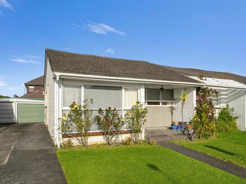 15 Amberley Grove, Central Hutt