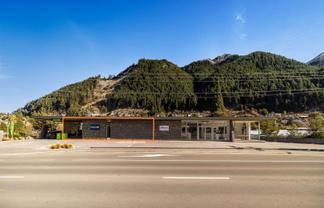 Large Format Retail or Showroom