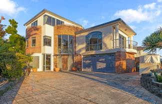 18 Ribbonwood Crescent, Goodwood Heights