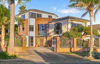 18 Ribbonwood Crescent, Goodwood Heights