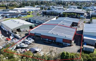 Industrial facility with 750sqm yard