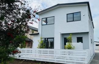 82A Eversleigh Road, Belmont