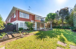 2/30 St Vincent Avenue, Remuera