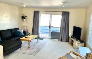 2/15A Heathglen Place, Bayview