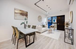 2/18 Bradbury Road, Botany Downs