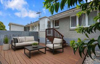 2/56a Taharoto Road, Takapuna