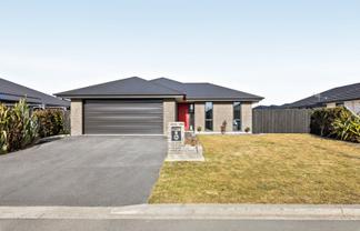 6 Helicon Street, Pegasus