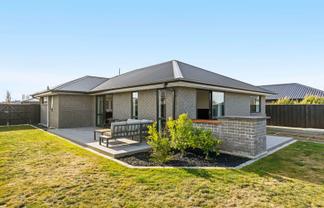 6 Helicon Street, Pegasus