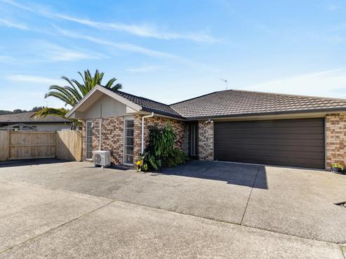 12 Lisa Place, Brookfield