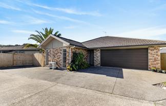 12 Lisa Place, Brookfield