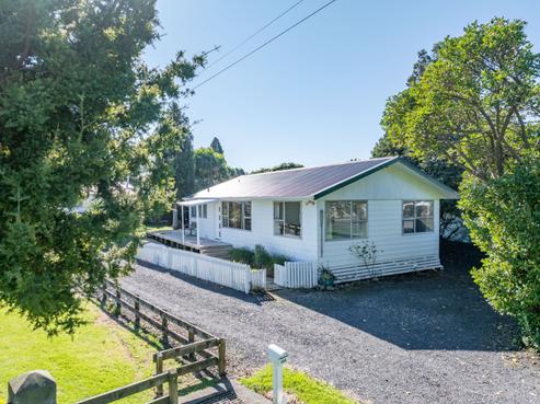 42B Wallis Street, Raglan