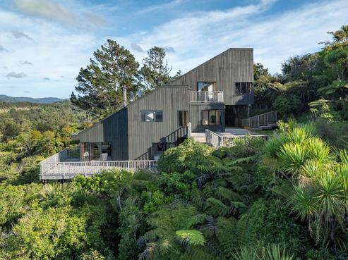 213 Scenic Drive, Titirangi