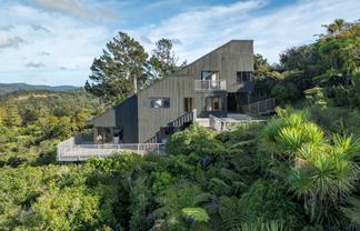 213 Scenic Drive, Titirangi
