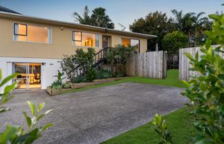2/63 John Downs Drive, Browns Bay