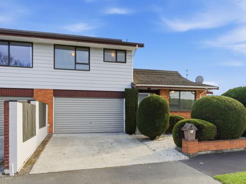 2/1 Karnak Crescent, Russley