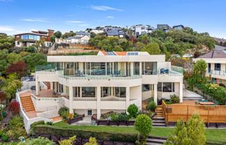 126 Cannon Hill Crescent, Mount Pleasant
