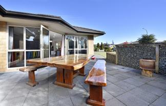 3 Wanderers Avenue, Brightwater