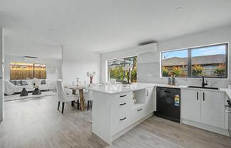 27 Robertson Road, Favona
