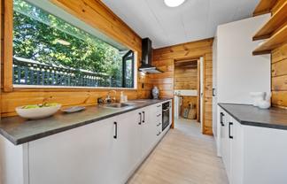 2/74 Aorangi Road, Bryndwr