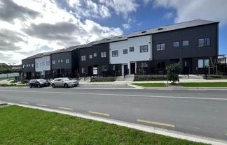 5/2 Firebrick Way , Hobsonville