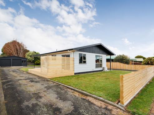 11 Fiona Crescent, Feilding
