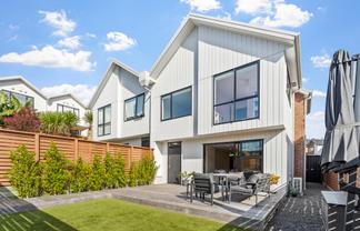 10 Orca Drive, Stanmore Bay