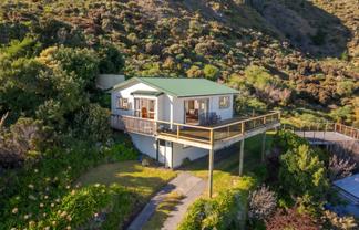 22 Seaview Avenue, Cape Palliser