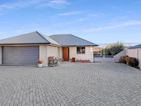 17 Larch Crescent, Alexandra