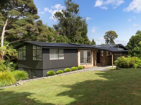 256 Piha Road, Piha