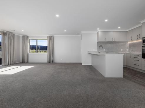 168 Karuhiruhi Street, Waikanae