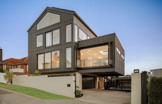 2 Glen Atkinson Street, St Heliers