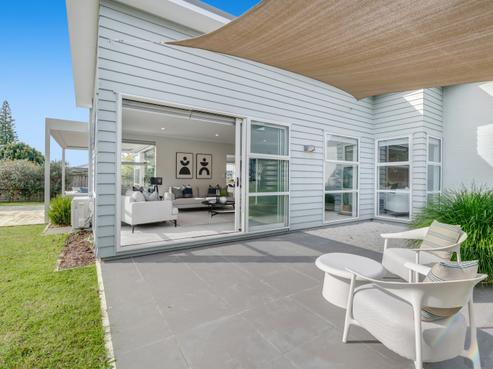 26 Kukuwai Avenue, Red Beach